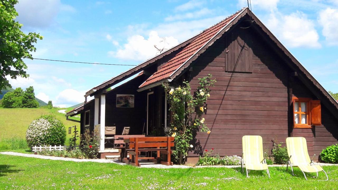 Wooden House Nela Near Plitvice Lakes Smoljanac Luaran gambar