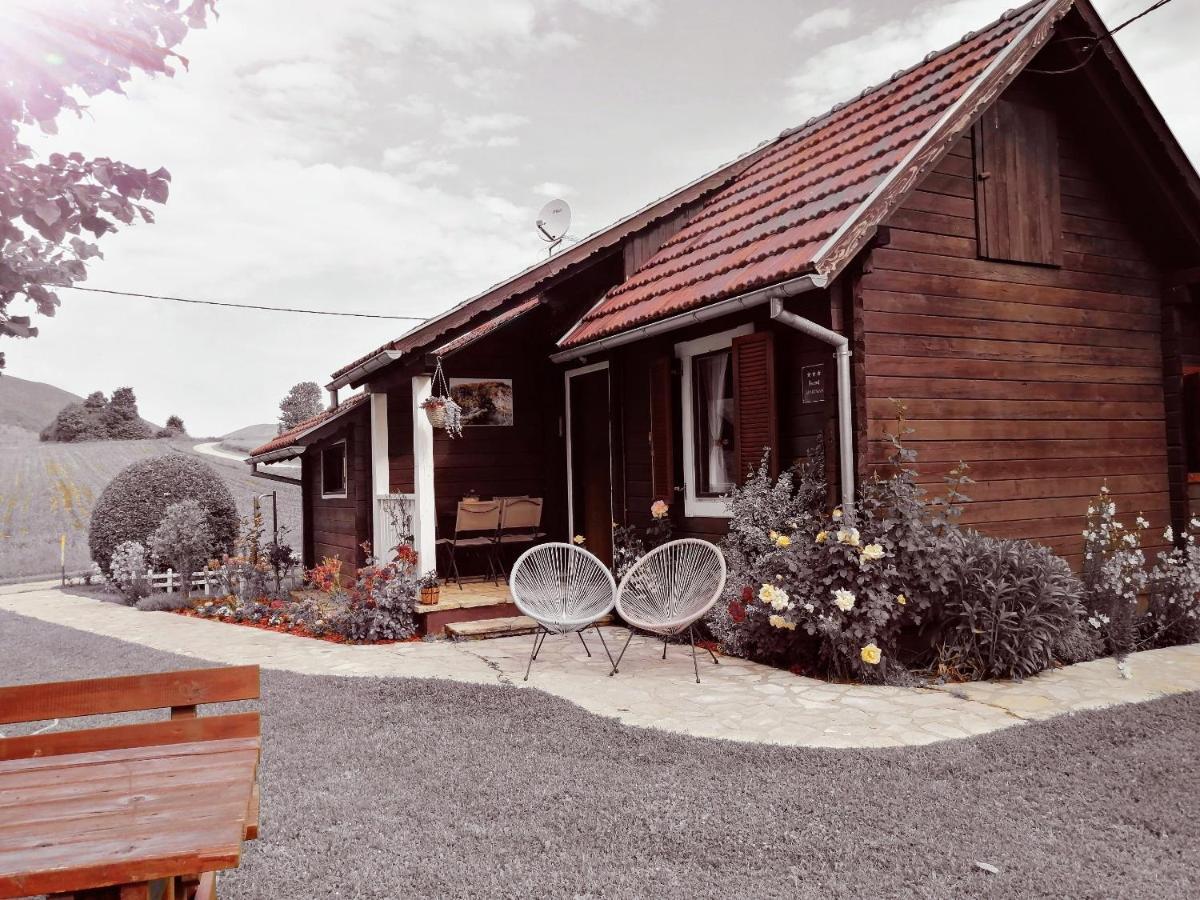 Wooden House Nela Near Plitvice Lakes Smoljanac Luaran gambar